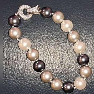 Elegant Fashion Pearls Bracelet